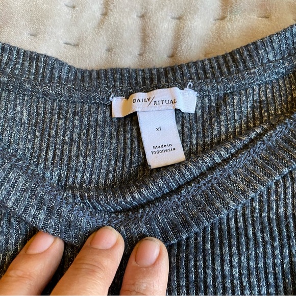 Daily Ritual Ribbed Long Lantern Sleeve Top - Picture 2 of 10